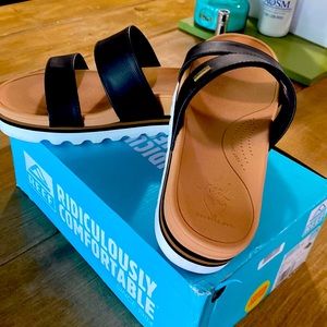 Reef cushion comfort slide